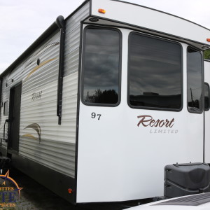 Resort 41 BHL 2015 - Lm Cossette inc. vr roulotte fifth wheel caravane rv travel trailer - cherokee grey wolf up arctic wolf kodiak apex nano