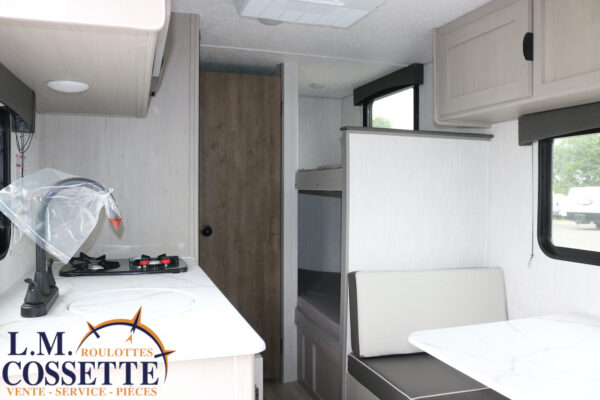 Clipper 17 CBH 2025 -LM Cossette inc. vr-roulotte-fifth wheel-cargo-arctic wolf -Remote-Clipper-cherokee-grey wolf-wolf pup-kodiak cub-aspen trail-dutchmen-forest river-freedom express select-coachmen-apex nano -Trois-Rivières