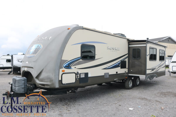 Sunset Trail 30 RE 2013-LM Cossette inc. vr-roulotte-fifth wheel-cargo-arctic wolf -Remote-Clipper-cherokee-grey wolf-wolf pup-kodiak cub-aspen trail-dutchmen-forest river-freedom express select-coachmen-apex nano -Trois-Rivières