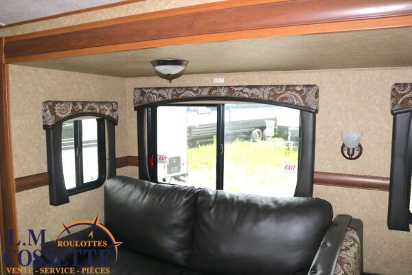 Sunset Trail 30 RE 2013-LM Cossette inc. vr-roulotte-fifth wheel-cargo-arctic wolf -Remote-Clipper-cherokee-grey wolf-wolf pup-kodiak cub-aspen trail-dutchmen-forest river-freedom express select-coachmen-apex nano -Trois-Rivières