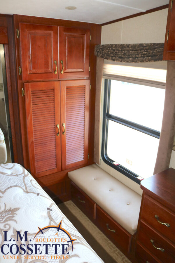 Cameo 32 SB2 2008-LM Cossette inc. vr-roulotte-fifth wheel-cargo-arctic wolf -Remote-Clipper-cherokee-grey wolf-wolf pup-kodiak cub-aspen trail-dutchmen-forest river-freedom express select-coachmen-apex nano -Trois-Rivières