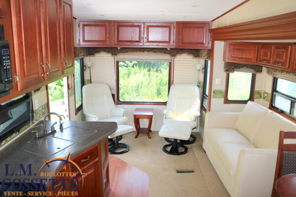 Cameo 32 SB2 2008-LM Cossette inc. vr-roulotte-fifth wheel-cargo-arctic wolf -Remote-Clipper-cherokee-grey wolf-wolf pup-kodiak cub-aspen trail-dutchmen-forest river-freedom express select-coachmen-apex nano -Trois-Rivières