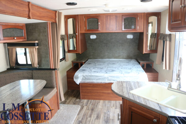 North Trail 22 RBK 2014-LM Cossette inc. vr-roulotte-fifth wheel-cargo-arctic wolf -Remote-Clipper-cherokee-grey wolf-wolf pup-kodiak cub-aspen trail-dutchmen-forest river-freedom express select-coachmen-apex nano -Trois-Rivières