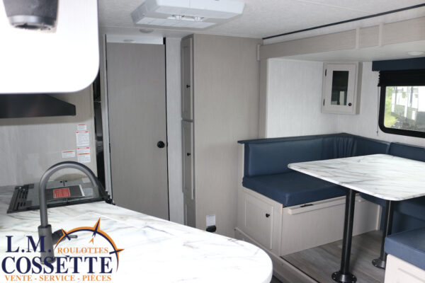 Apex 215 RBK 2025-LM Cossette inc. vr-roulotte-fifth wheel-cargo-arctic wolf -Remote-Clipper-cherokee-grey wolf-wolf pup-kodiak cub-aspen trail-dutchmen-forest river-freedom express select-coachmen-apex nano -Trois-Rivières