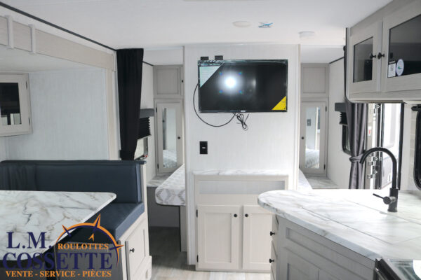 Apex 215 RBK 2025-LM Cossette inc. vr-roulotte-fifth wheel-cargo-arctic wolf -Remote-Clipper-cherokee-grey wolf-wolf pup-kodiak cub-aspen trail-dutchmen-forest river-freedom express select-coachmen-apex nano -Trois-Rivières