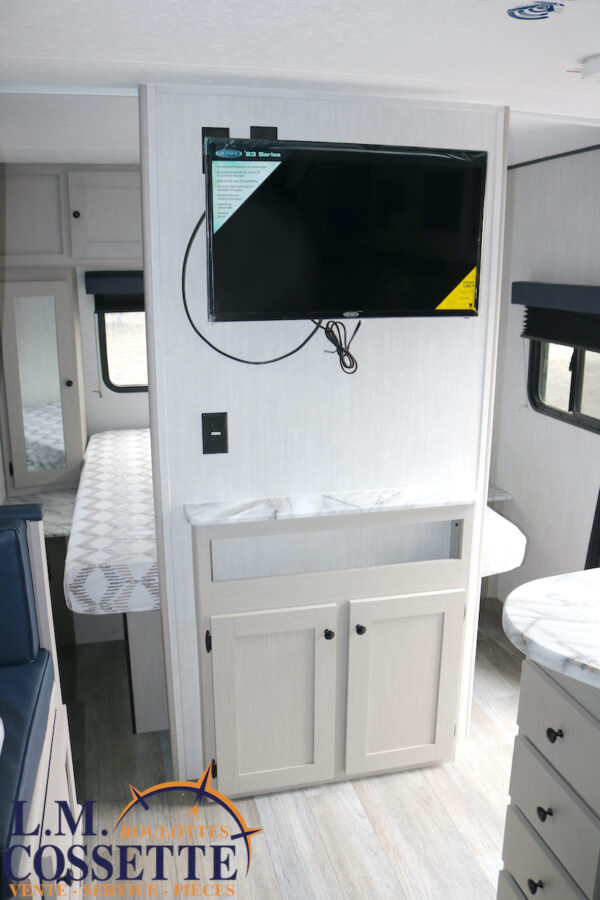 Apex 215 RBK 2025-LM Cossette inc. vr-roulotte-fifth wheel-cargo-arctic wolf -Remote-Clipper-cherokee-grey wolf-wolf pup-kodiak cub-aspen trail-dutchmen-forest river-freedom express select-coachmen-apex nano -Trois-Rivières