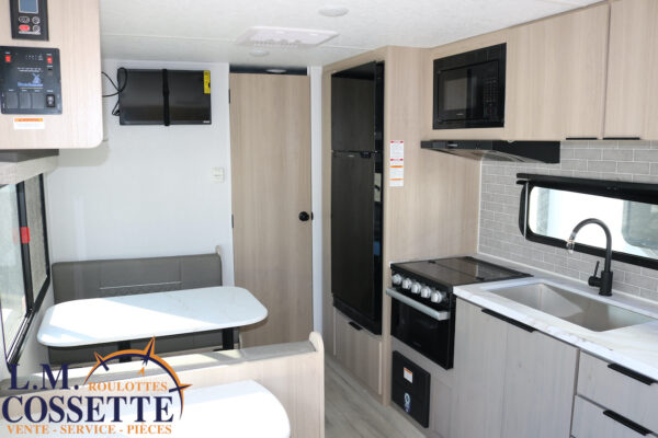 Kodiak 201 QB 2025-LM Cossette inc. vr-roulotte-fifth wheel-cargo-arctic wolf -Remote-Clipper-cherokee-grey wolf-wolf pup-kodiak cub-aspen trail-dutchmen-forest river-freedom express select-coachmen-apex nano -Trois-Rivières