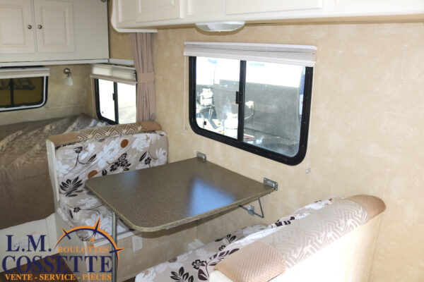 Fun Finder 189 FBR 2012-LM Cossette inc. vr-roulotte-fifth wheel-cargo-arctic wolf -Remote-Clipper-cherokee-grey wolf-wolf pup-kodiak cub-aspen trail-dutchmen-forest river-freedom express select-coachmen-apex nano -Trois-Rivières