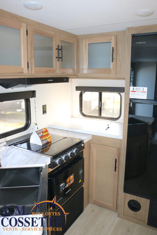 Grey Wolf 26 SS 2025-LM Cossette inc. vr-roulotte-fifth wheel-cargo-arctic wolf -Remote-Clipper-cherokee-grey wolf-wolf pup-kodiak cub-aspen trail-dutchmen-forest river-freedom express select-coachmen-apex nano -Trois-Rivières