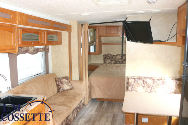 Dutchmen 25 CGS 2008-LM Cossette inc. vr-roulotte-fifth wheel-cargo-arctic wolf -Remote-Clipper-cherokee-grey wolf-wolf pup-kodiak cub-aspen trail-dutchmen-forest river-freedom express select-coachmen-apex nano -Trois-Rivières