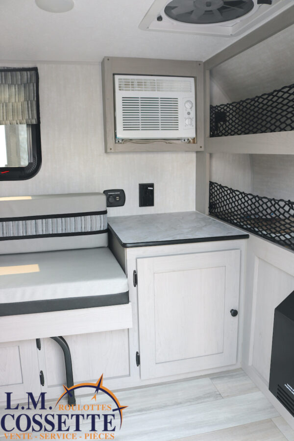 Clipper 9000 ROK 2025-LM Cossette inc. vr-roulotte-fifth wheel-cargo-arctic wolf -Remote-Clipper-cherokee-grey wolf-wolf pup-kodiak cub-aspen trail-dutchmen-forest river-freedom express select-coachmen-apex nano -Trois-Rivières