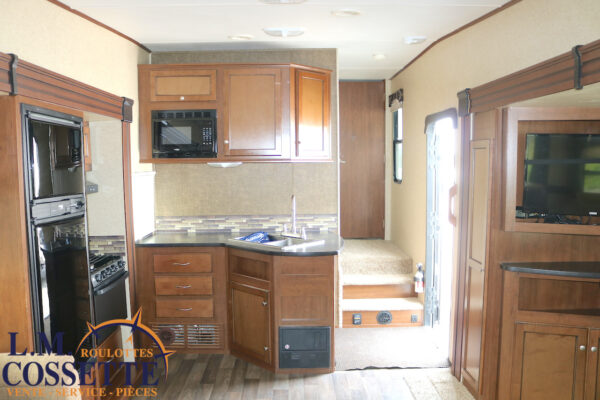 Prowler P289 2014-LM Cossette inc. vr-roulotte-fifth wheel-cargo-arctic wolf -Remote-Clipper-cherokee-grey wolf-wolf pup-kodiak cub-aspen trail-dutchmen-forest river-freedom express select-coachmen-apex nano -Trois-Rivières