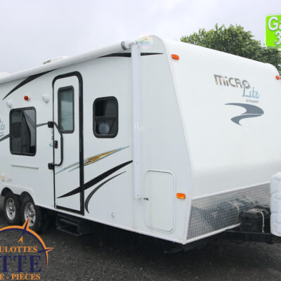 Flagstaff Micro Lite 23 LB 2015-LM Cossette inc. vr-roulotte-fifth wheel-cargo-arctic wolf -Remote-Clipper-cherokee-grey wolf-wolf pup-kodiak cub-aspen trail-dutchmen-forest river-freedom express select-coachmen-apex nano -Trois-Rivières