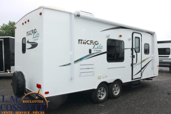 Flagstaff Micro Lite 23 LB 2015-LM Cossette inc. vr-roulotte-fifth wheel-cargo-arctic wolf -Remote-Clipper-cherokee-grey wolf-wolf pup-kodiak cub-aspen trail-dutchmen-forest river-freedom express select-coachmen-apex nano -Trois-Rivières