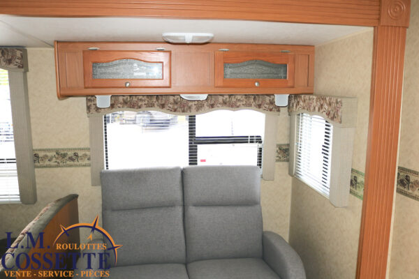 Dutchmen 30 S 2006 --LM Cossette inc. vr-roulotte-fifth wheel-cargo-arctic wolf -Remote-Clipper-cherokee-grey wolf-wolf pup-kodiak cub-aspen trail-dutchmen-forest river-freedom express select-coachmen-apex nano -Trois-Rivières