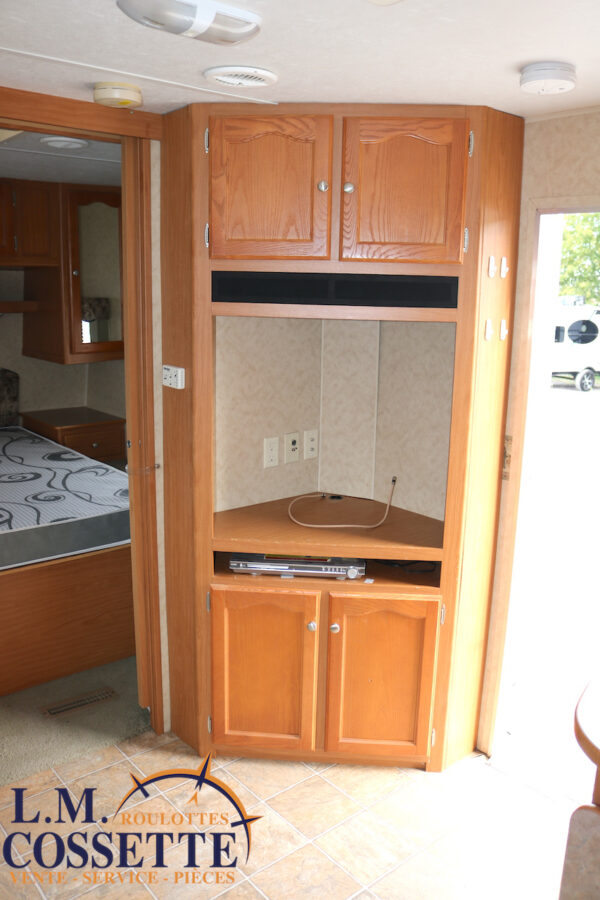 Dutchmen 30 S 2006 --LM Cossette inc. vr-roulotte-fifth wheel-cargo-arctic wolf -Remote-Clipper-cherokee-grey wolf-wolf pup-kodiak cub-aspen trail-dutchmen-forest river-freedom express select-coachmen-apex nano -Trois-Rivières