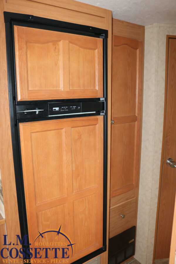 Dutchmen 30 S 2006 --LM Cossette inc. vr-roulotte-fifth wheel-cargo-arctic wolf -Remote-Clipper-cherokee-grey wolf-wolf pup-kodiak cub-aspen trail-dutchmen-forest river-freedom express select-coachmen-apex nano -Trois-Rivières