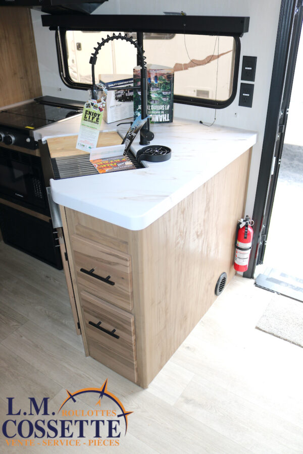 Grey Wolf 23 MK 2025-LM Cossette inc. vr-roulotte-fifth wheel-cargo-arctic wolf -Remote-Clipper-cherokee-grey wolf-wolf pup-kodiak cub-aspen trail-dutchmen-forest river-freedom express select-coachmen-apex nano -Trois-Rivières