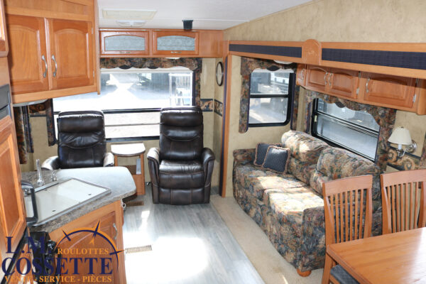 Cougar 276 RLS 2008 -LM Cossette inc. vr-roulotte-fifth wheel-cargo-arctic wolf -Remote-Clipper-cherokee-grey wolf-wolf pup-kodiak cub-aspen trail-dutchmen-forest river-freedom express select-coachmen-apex nano -Trois-Rivières