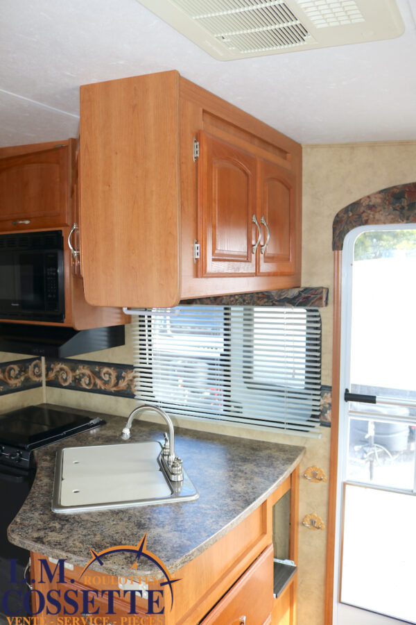 Cougar 276 RLS 2008 -LM Cossette inc. vr-roulotte-fifth wheel-cargo-arctic wolf -Remote-Clipper-cherokee-grey wolf-wolf pup-kodiak cub-aspen trail-dutchmen-forest river-freedom express select-coachmen-apex nano -Trois-Rivières