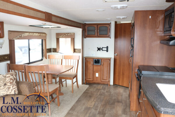 Freedom Express 281 RLDS 2012-LM Cossette inc. vr-roulotte-fifth wheel-cargo-arctic wolf -Remote-Clipper-cherokee-grey wolf-wolf pup-kodiak cub-aspen trail-dutchmen-forest river-freedom express select-coachmen-apex nano -Trois-Rivières