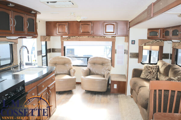 Freedom Express 281 RLDS 2012-LM Cossette inc. vr-roulotte-fifth wheel-cargo-arctic wolf -Remote-Clipper-cherokee-grey wolf-wolf pup-kodiak cub-aspen trail-dutchmen-forest river-freedom express select-coachmen-apex nano -Trois-Rivières