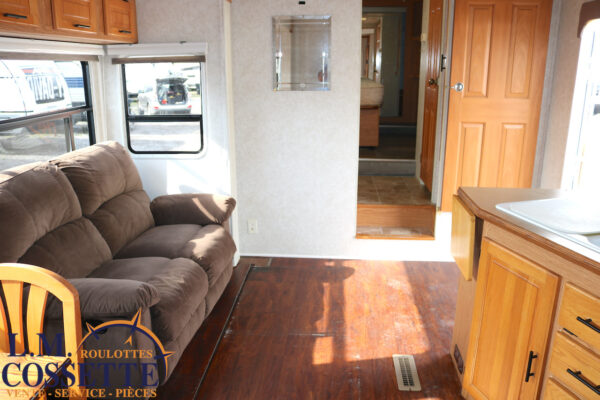 New Vision 36 2003-LM Cossette inc. vr-roulotte-fifth wheel-cargo-arctic wolf -Remote-Clipper-cherokee-grey wolf-wolf pup-kodiak cub-aspen trail-dutchmen-forest river-freedom express select-coachmen-apex nano -Trois-Rivières