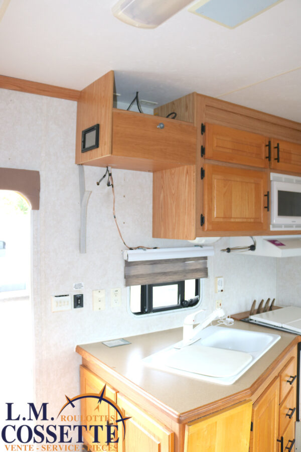 New Vision 36 2003-LM Cossette inc. vr-roulotte-fifth wheel-cargo-arctic wolf -Remote-Clipper-cherokee-grey wolf-wolf pup-kodiak cub-aspen trail-dutchmen-forest river-freedom express select-coachmen-apex nano -Trois-Rivières