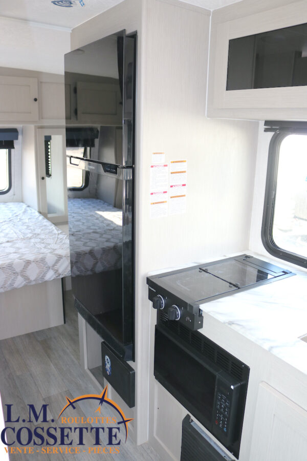 Apex Nano 221 RLS 2025-LM Cossette inc. vr-roulotte-fifth wheel-cargo-arctic wolf -Remote-Clipper-cherokee-grey wolf-wolf pup-kodiak cub-aspen trail-dutchmen-forest river-freedom express select-coachmen-apex nano -Trois-Rivières