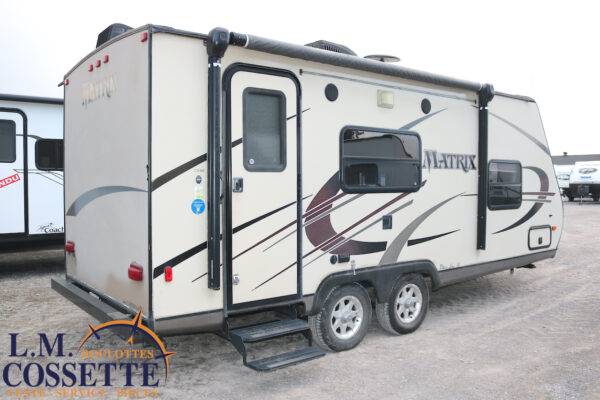 Matrix 721 RB 2014-LM Cossette inc. vr-roulotte-fifth wheel-cargo-arctic wolf -Remote-Clipper-cherokee-grey wolf-wolf pup-kodiak cub-aspen trail-dutchmen-forest river-freedom express select-coachmen-apex nano -Trois-Rivières