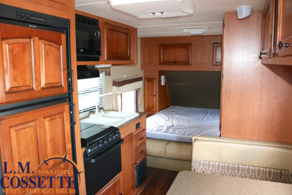 Matrix 721 RB 2014-LM Cossette inc. vr-roulotte-fifth wheel-cargo-arctic wolf -Remote-Clipper-cherokee-grey wolf-wolf pup-kodiak cub-aspen trail-dutchmen-forest river-freedom express select-coachmen-apex nano -Trois-Rivières