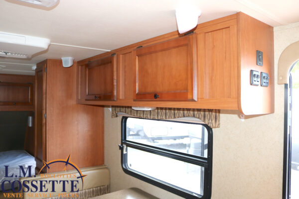 Matrix 721 RB 2014-LM Cossette inc. vr-roulotte-fifth wheel-cargo-arctic wolf -Remote-Clipper-cherokee-grey wolf-wolf pup-kodiak cub-aspen trail-dutchmen-forest river-freedom express select-coachmen-apex nano -Trois-Rivières