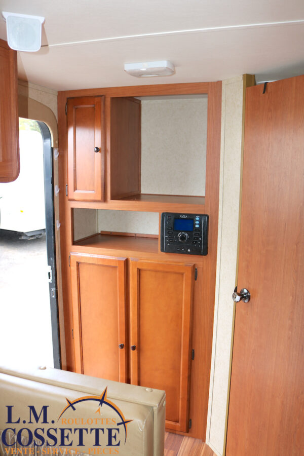 Matrix 721 RB 2014-LM Cossette inc. vr-roulotte-fifth wheel-cargo-arctic wolf -Remote-Clipper-cherokee-grey wolf-wolf pup-kodiak cub-aspen trail-dutchmen-forest river-freedom express select-coachmen-apex nano -Trois-Rivières