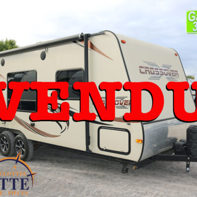 Crossover 210 QB 2013-LM Cossette inc. vr-roulotte-fifth wheel-cargo-arctic wolf -Remote-Clipper-cherokee-grey wolf-wolf pup-kodiak cub-aspen trail-dutchmen-forest river-freedom express select-coachmen-apex nano -Trois-Rivières