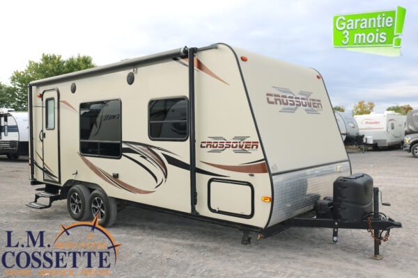 Crossover 210 QB 2013-LM Cossette inc. vr-roulotte-fifth wheel-cargo-arctic wolf -Remote-Clipper-cherokee-grey wolf-wolf pup-kodiak cub-aspen trail-dutchmen-forest river-freedom express select-coachmen-apex nano -Trois-Rivières