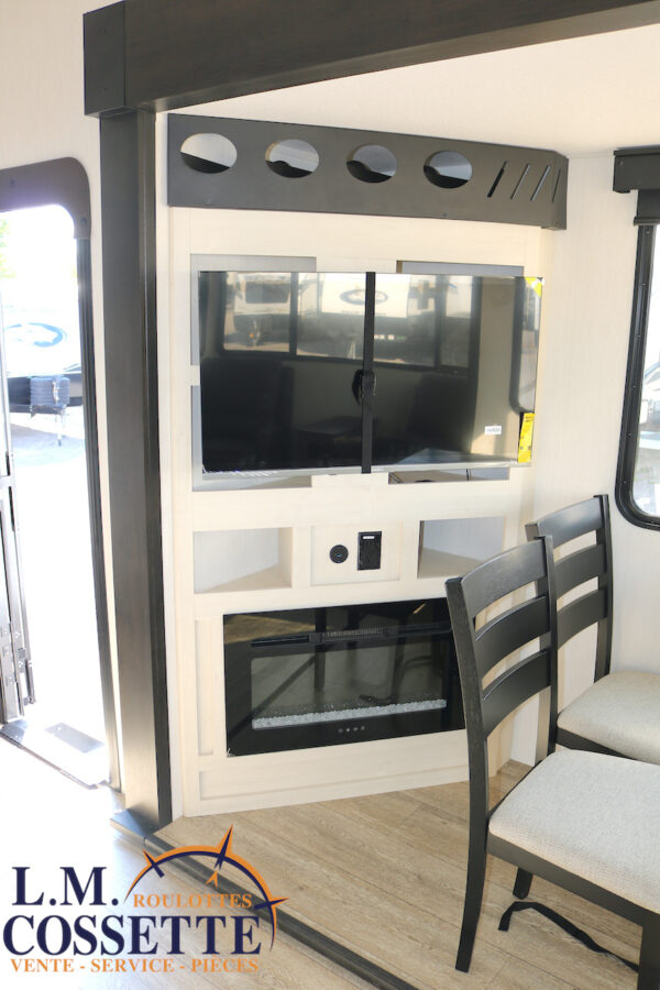 Arctic Wolf 27 SGS 2025-LM Cossette inc. vr-roulotte-fifth wheel-cargo-arctic wolf -Remote-Clipper-cherokee-grey wolf-wolf pup-kodiak cub-aspen trail-dutchmen-forest river-freedom express select-coachmen-apex nano -Trois-Rivières