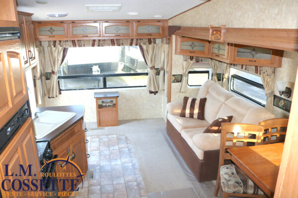 Cruiser 27 RLX 2010-LM Cossette inc. vr-roulotte-fifth wheel-cargo-arctic wolf -Remote-Clipper-cherokee-grey wolf-wolf pup-kodiak cub-aspen trail-dutchmen-forest river-freedom express select-coachmen-apex nano -Trois-Rivières