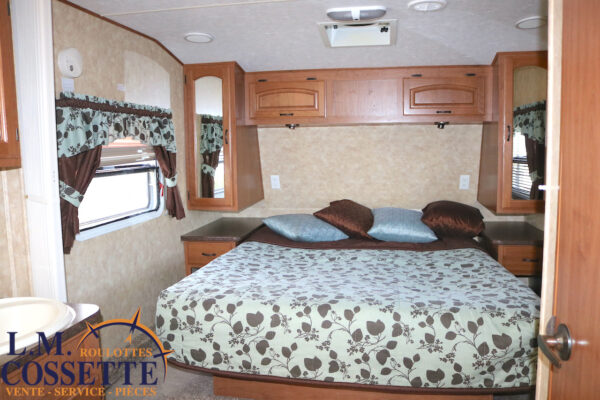 Cruiser 27 RLX 2010-LM Cossette inc. vr-roulotte-fifth wheel-cargo-arctic wolf -Remote-Clipper-cherokee-grey wolf-wolf pup-kodiak cub-aspen trail-dutchmen-forest river-freedom express select-coachmen-apex nano -Trois-Rivières