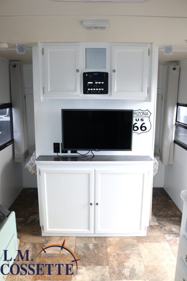 Streamlite 24 RBS 2015-LM Cossette inc. vr-roulotte-fifth wheel-cargo-arctic wolf -Remote-Clipper-cherokee-grey wolf-wolf pup-kodiak cub-aspen trail-dutchmen-forest river-freedom express select-coachmen-apex nano -Trois-Rivières