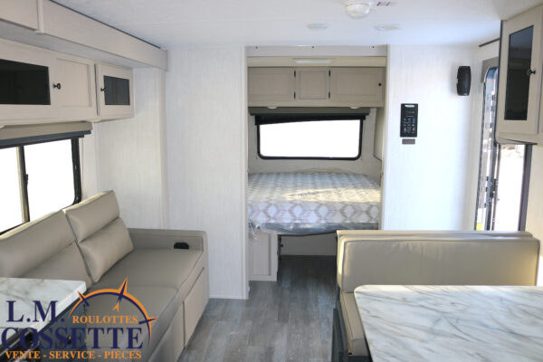 Apex 251 RBK 2025-LM Cossette inc. vr-roulotte-fifth wheel-cargo-arctic wolf -Remote-Clipper-cherokee-grey wolf-wolf pup-kodiak cub-aspen trail-dutchmen-forest river-freedom express select-coachmen-apex nano -Trois-Rivières