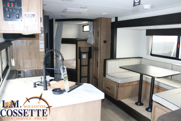 Grey Wolf 23 DBH 2025-LM Cossette inc. vr-roulotte-fifth wheel-cargo-arctic wolf -Remote-Clipper-cherokee-grey wolf-wolf pup-kodiak cub-aspen trail-dutchmen-forest river-freedom express select-coachmen-apex nano -Trois-Rivières