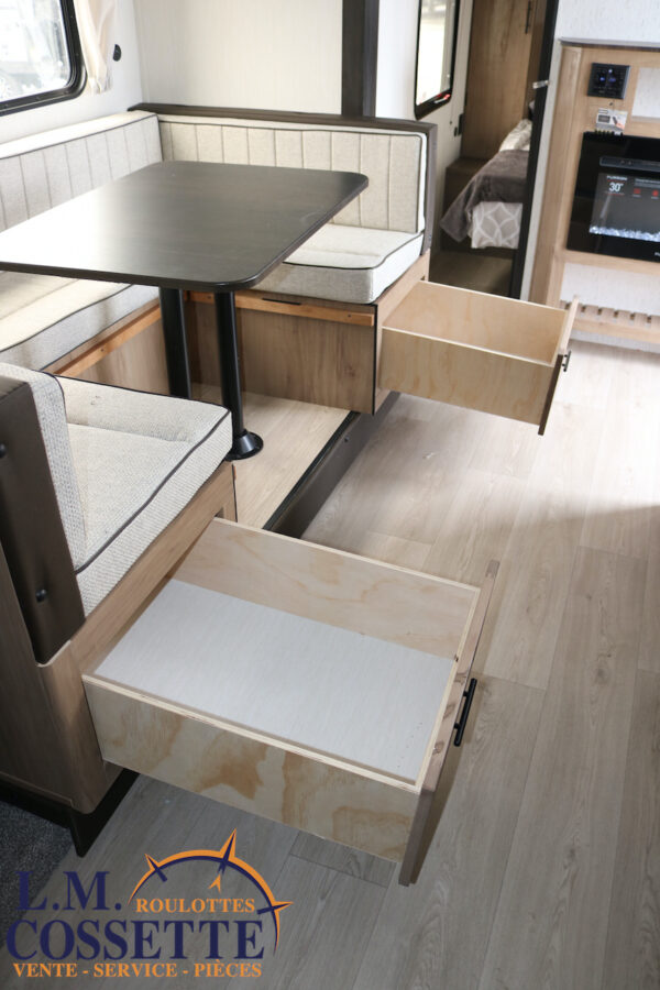 Grey Wolf 23 DBH 2025-LM Cossette inc. vr-roulotte-fifth wheel-cargo-arctic wolf -Remote-Clipper-cherokee-grey wolf-wolf pup-kodiak cub-aspen trail-dutchmen-forest river-freedom express select-coachmen-apex nano -Trois-Rivières