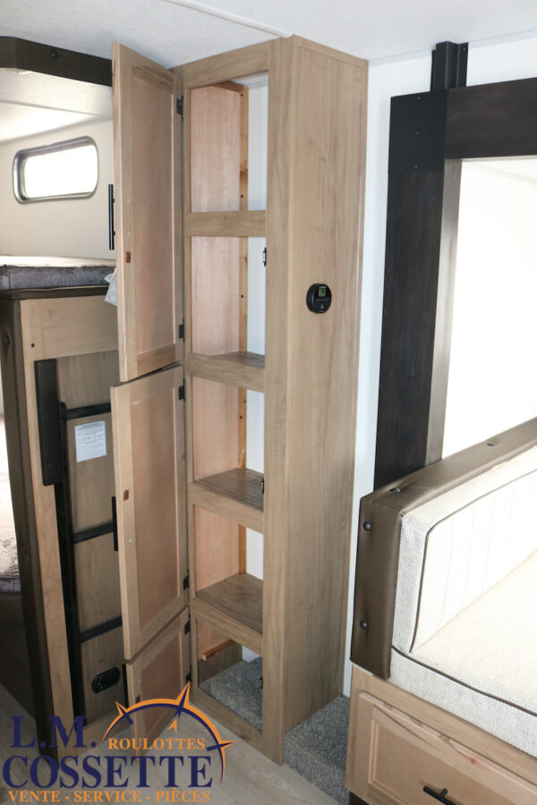 Grey Wolf 23 DBH 2025-LM Cossette inc. vr-roulotte-fifth wheel-cargo-arctic wolf -Remote-Clipper-cherokee-grey wolf-wolf pup-kodiak cub-aspen trail-dutchmen-forest river-freedom express select-coachmen-apex nano -Trois-Rivières