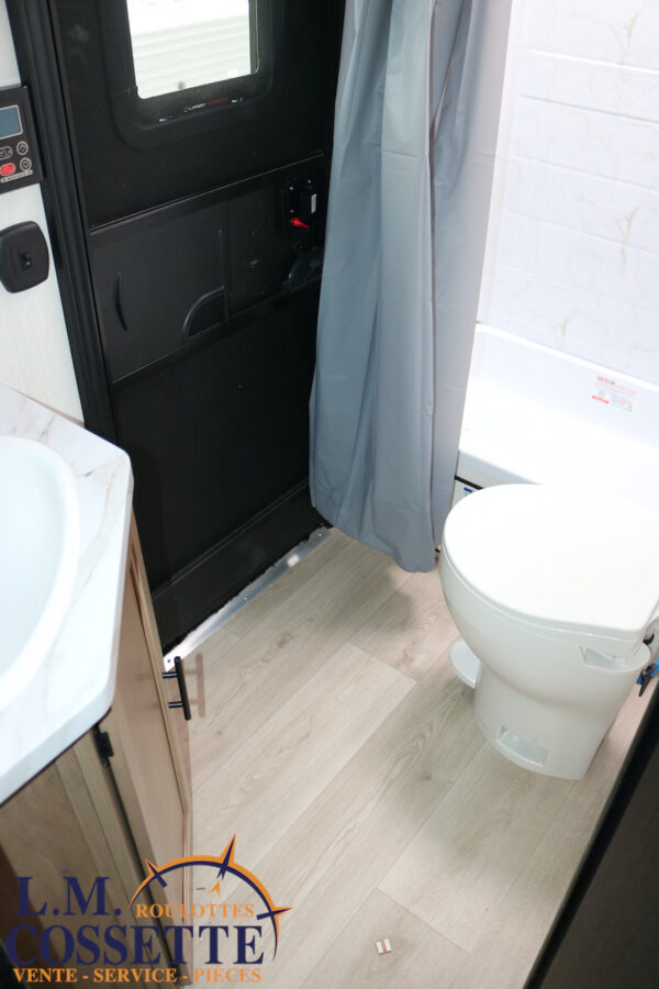 Grey Wolf 23 DBH 2025-LM Cossette inc. vr-roulotte-fifth wheel-cargo-arctic wolf -Remote-Clipper-cherokee-grey wolf-wolf pup-kodiak cub-aspen trail-dutchmen-forest river-freedom express select-coachmen-apex nano -Trois-Rivières