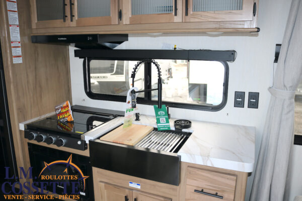 Grey Wolf 22 MKSE 2025-LM Cossette inc. vr-roulotte-fifth wheel-cargo-arctic wolf -Remote-Clipper-cherokee-grey wolf-wolf pup-kodiak cub-aspen trail-dutchmen-forest river-freedom express select-coachmen-apex nano -Trois-Rivières