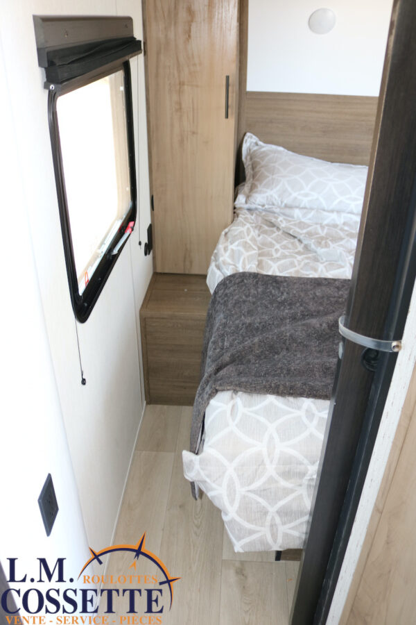 Grey Wolf 26 DBH 2025-LM Cossette inc. vr-roulotte-fifth wheel-cargo-arctic wolf -Remote-Clipper-cherokee-grey wolf-wolf pup-kodiak cub-aspen trail-dutchmen-forest river-freedom express select-coachmen-apex nano -Trois-Rivières