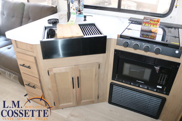Grey Wolf 26 SS 2025-LM Cossette inc. vr-roulotte-fifth wheel-cargo-arctic wolf -Remote-Clipper-cherokee-grey wolf-wolf pup-kodiak cub-aspen trail-dutchmen-forest river-freedom express select-coachmen-apex nano -Trois-Rivières