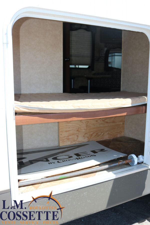 Zinger 25 BH 2014-LM Cossette inc. vr-roulotte-fifth wheel-cargo-arctic wolf -Remote-Clipper-cherokee-grey wolf-wolf pup-kodiak cub-aspen trail-dutchmen-forest river-freedom express select-coachmen-apex nano -Trois-Rivières