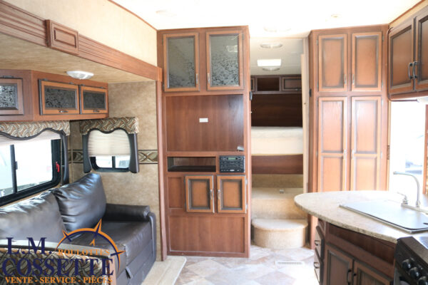 Zinger 25 BH 2014-LM Cossette inc. vr-roulotte-fifth wheel-cargo-arctic wolf -Remote-Clipper-cherokee-grey wolf-wolf pup-kodiak cub-aspen trail-dutchmen-forest river-freedom express select-coachmen-apex nano -Trois-Rivières