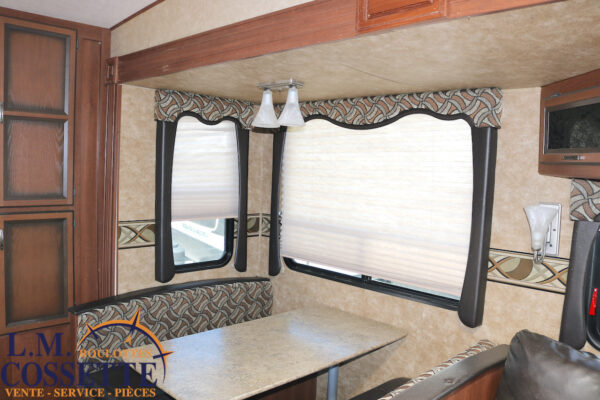 Zinger 25 BH 2014-LM Cossette inc. vr-roulotte-fifth wheel-cargo-arctic wolf -Remote-Clipper-cherokee-grey wolf-wolf pup-kodiak cub-aspen trail-dutchmen-forest river-freedom express select-coachmen-apex nano -Trois-Rivières
